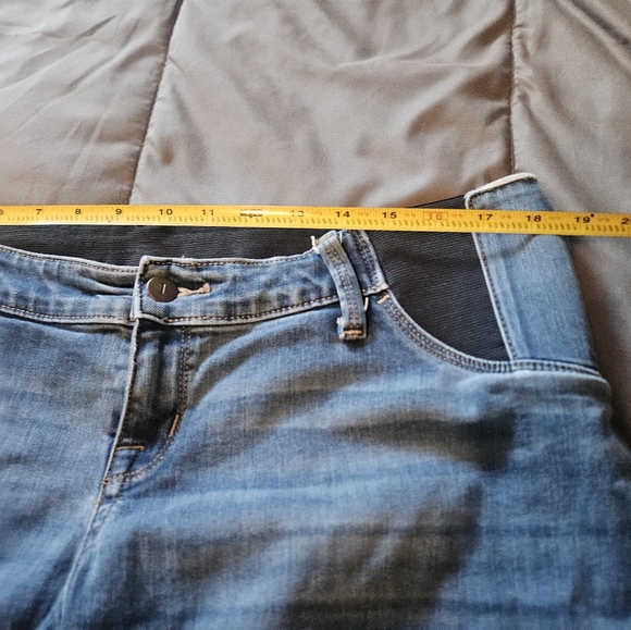 Isabel Maternity  bundle of  short and pants - Picture 6 of 11